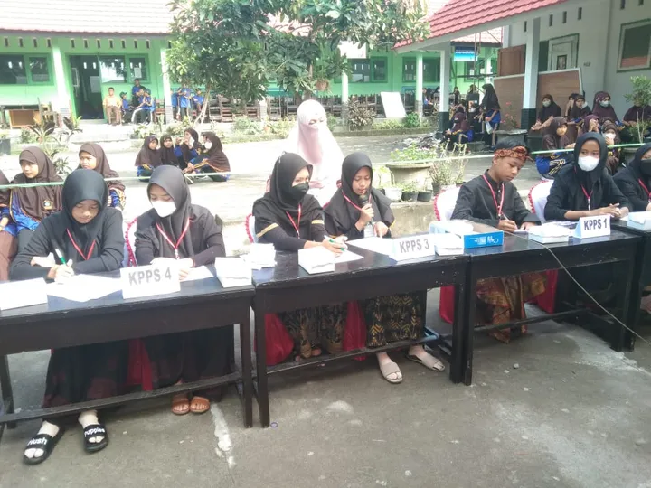 OSIS SMPN 1 Aikmel Menggelar Pemilihan Ketua Secara Langsung Sebagai Projek Profil Penguatan Pelajar Pancasila