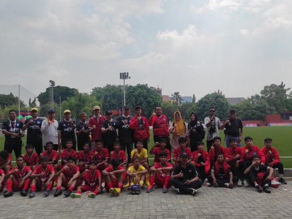 Football (Sepak Bola)