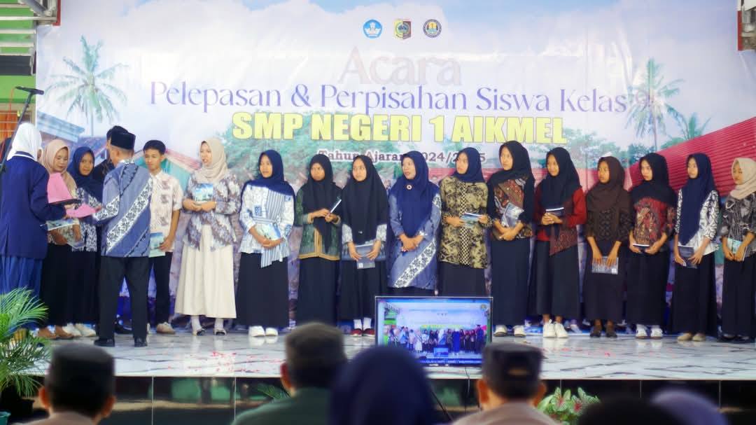 SMP Negeri 1 Aikmel melepas 262 siswa yang tamat tahun 2025 SMP Negeri 1 Aikmel melepas 262 siswa yang tamat tahun 2025