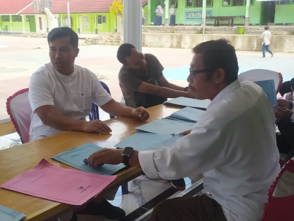 Ratusan Calon Murid Baru Berpotensi Tidak Tertampung di SMPN 1 Aikmel Ratusan Calon Murid Baru Berpotensi Tidak Tertampung di SMPN 1 Aikmel